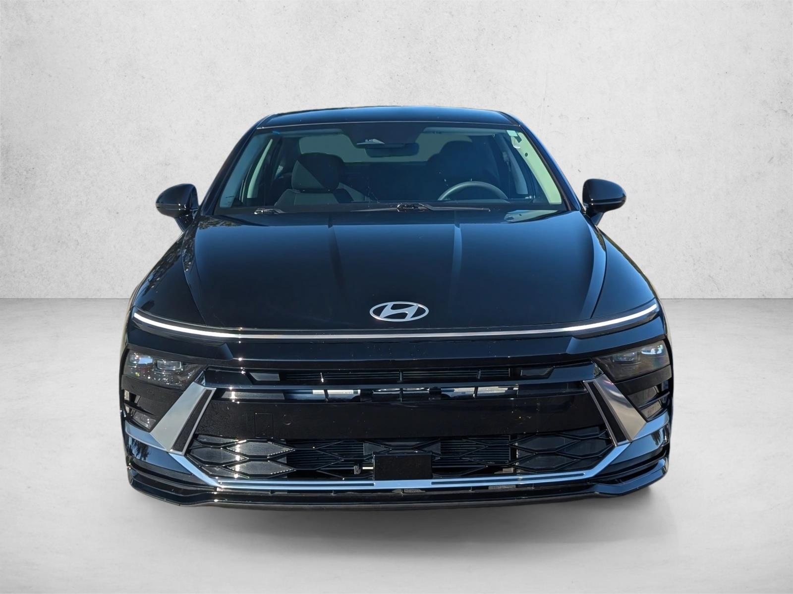 2025 Hyundai Sonata SEL photo 2
