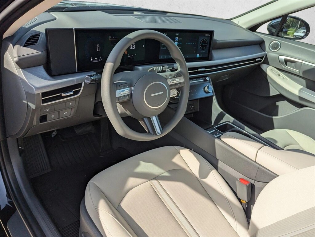 Used 2025 Hyundai Sonata SEL 4dr Car