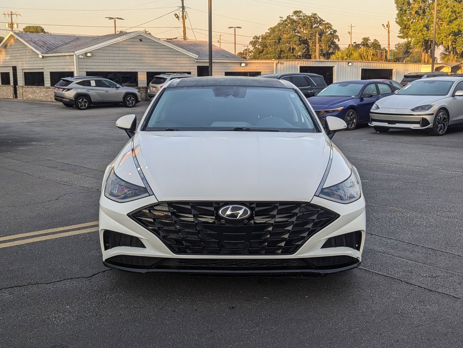 2022 Hyundai Sonata SEL photo 2