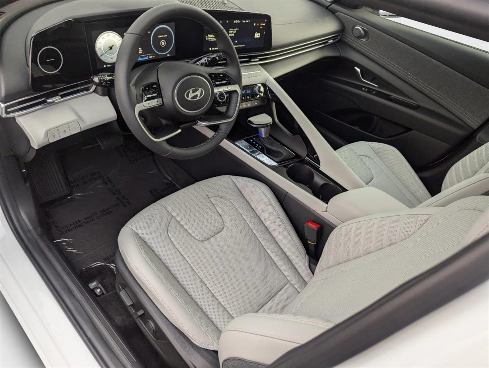 2024 Hyundai Elantra Limited photo 2
