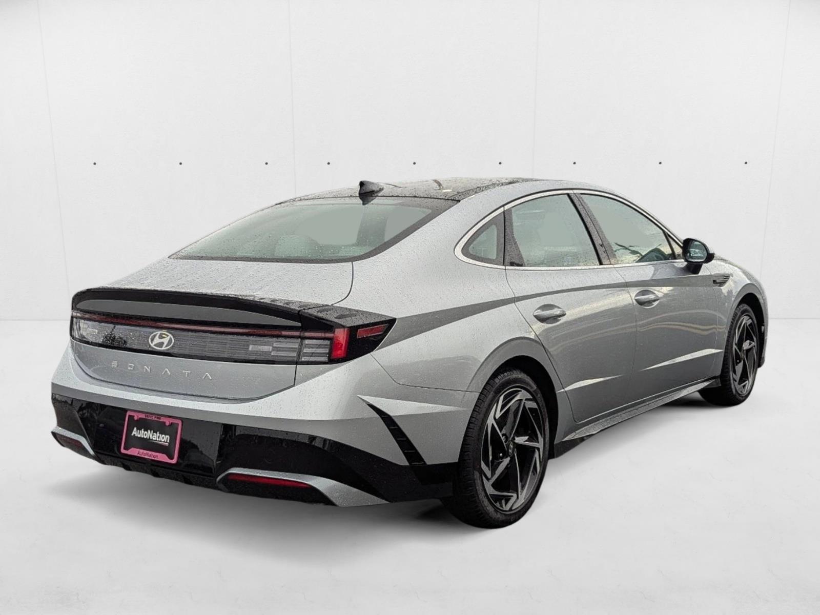 2024 Hyundai Sonata SEL photo 2