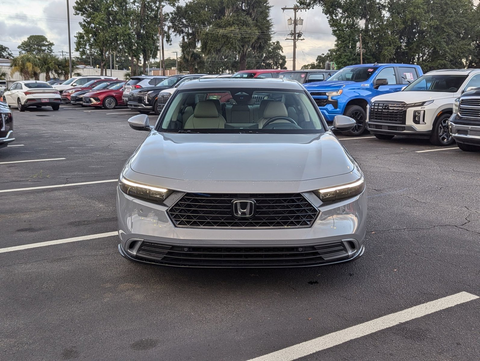 2025 Honda Accord Hybrid Touring photo 2