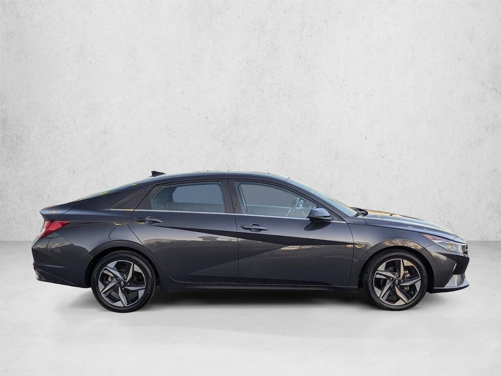 Used 2022 Hyundai Elantra SEL 4dr Car