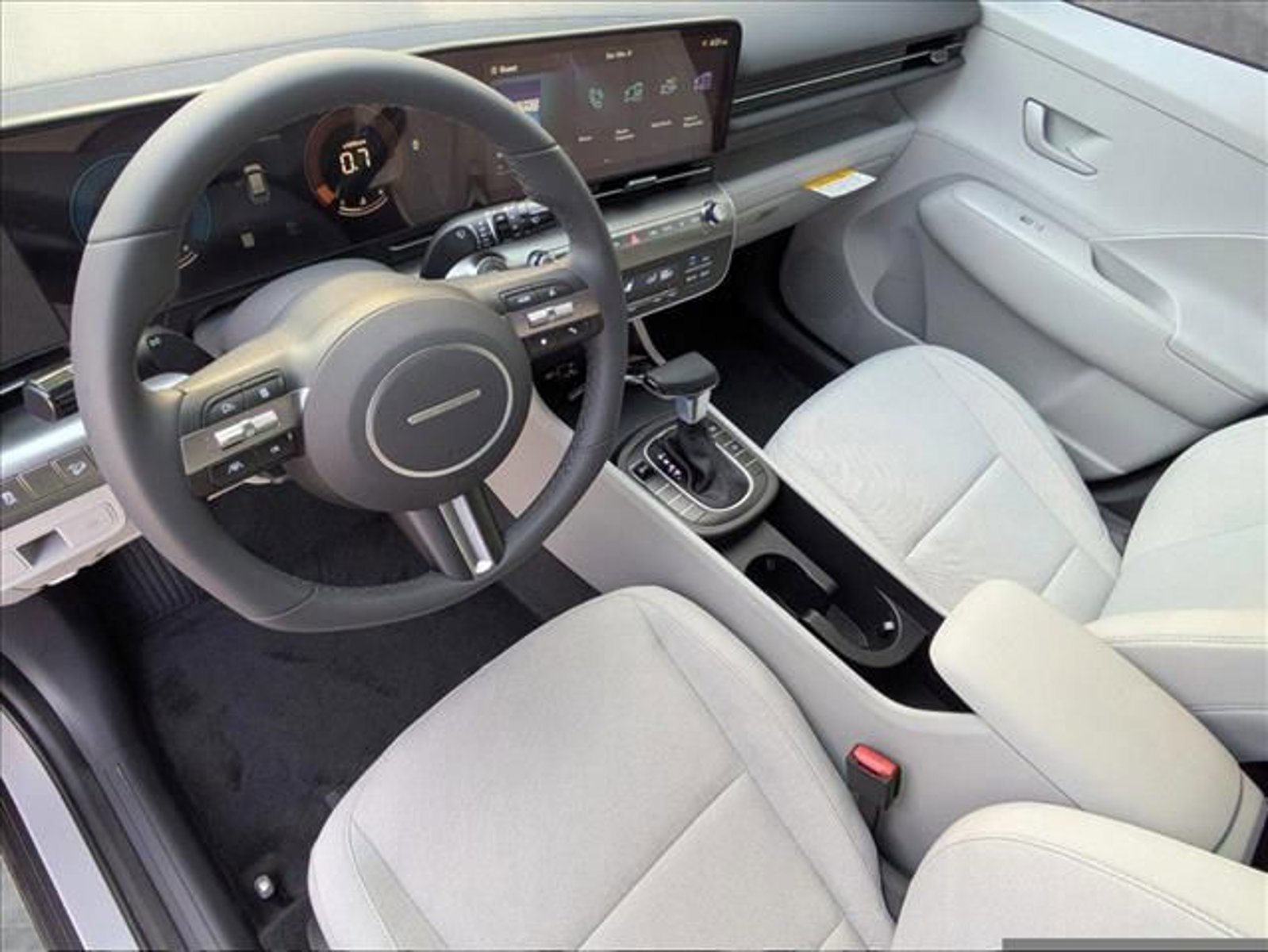 2025 Hyundai Kona SEL photo 3