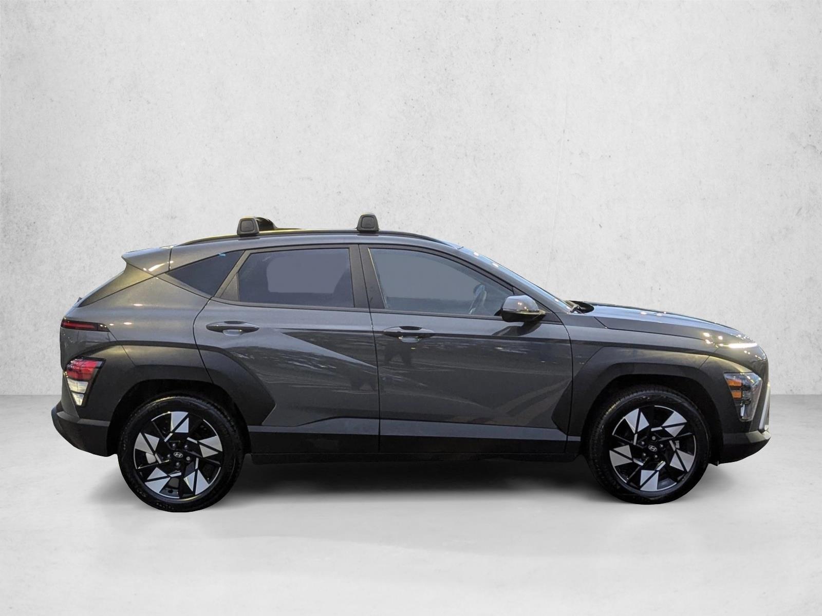 2025 Hyundai Kona SEL photo 4