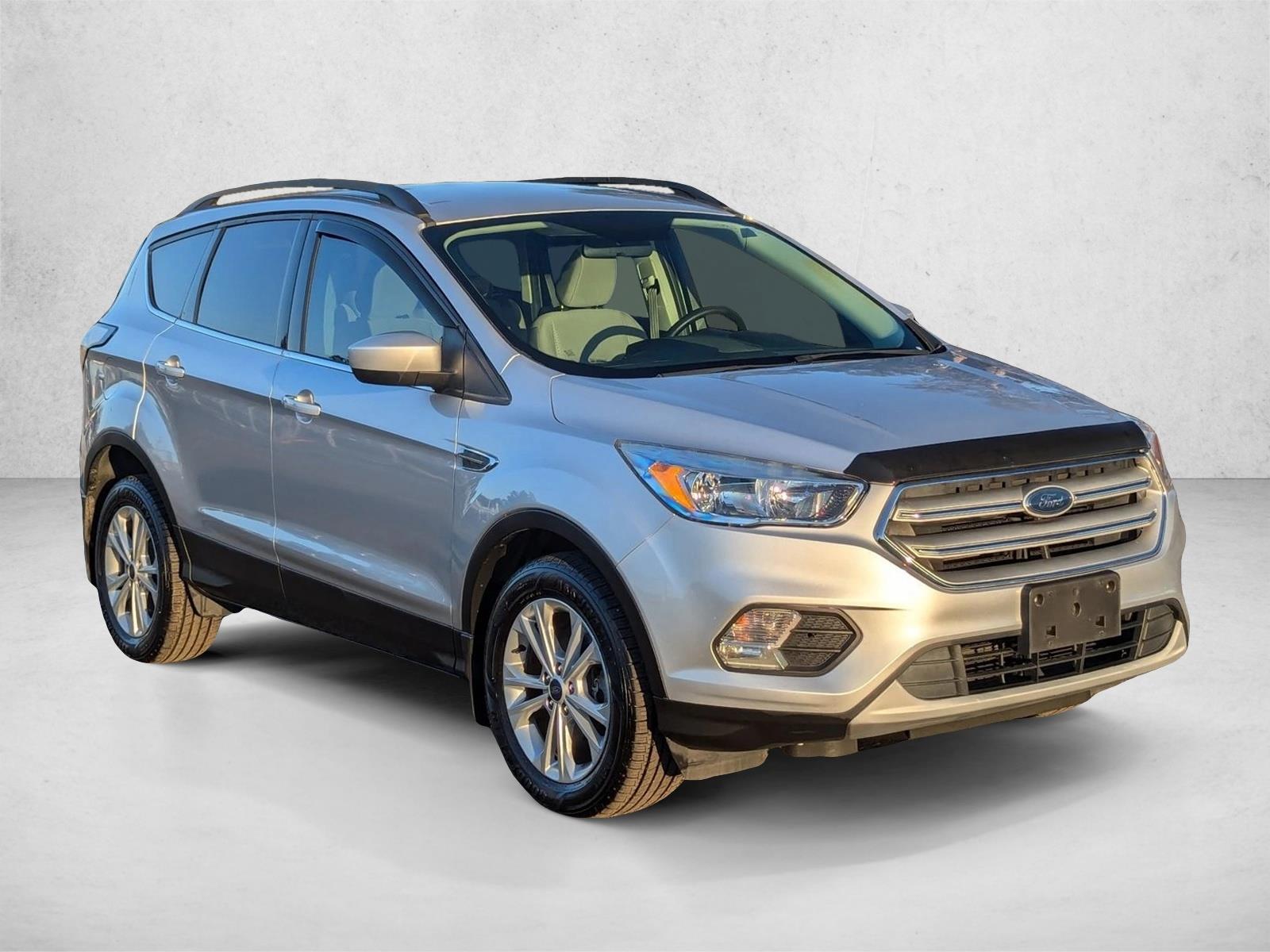 2018 Ford Escape SE Sport photo 2
