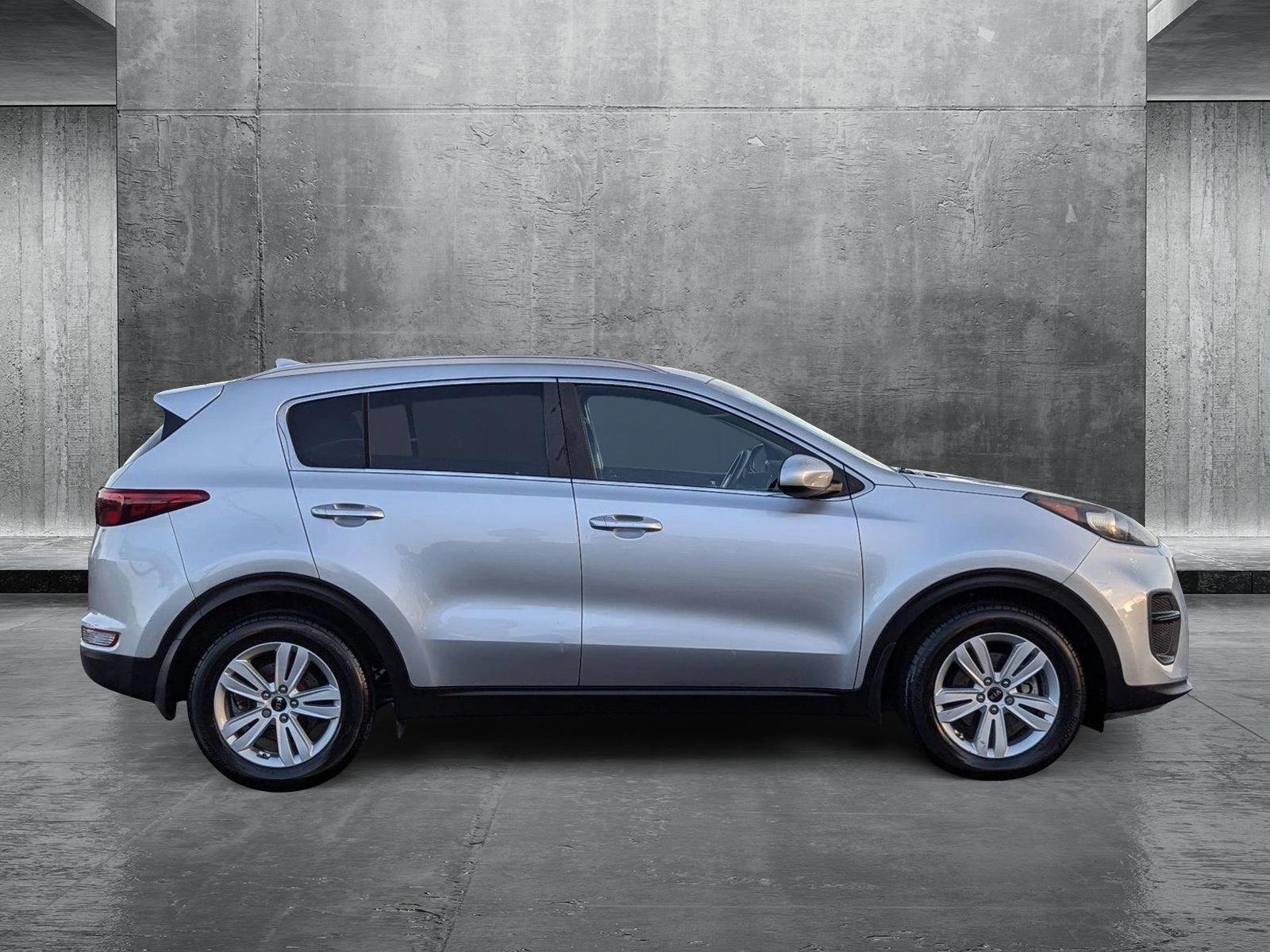 2017 Kia Sportage LX photo 4