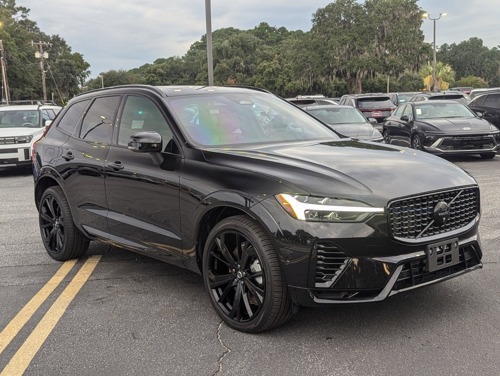 2024 Volvo XC60 Recharge Hybrid Ultimate Black Edition photo 3