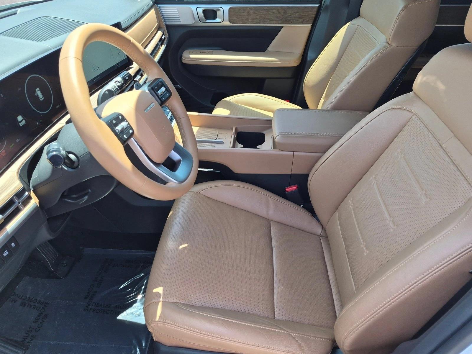 2025 Hyundai Santa Fe Limited - Photo 15