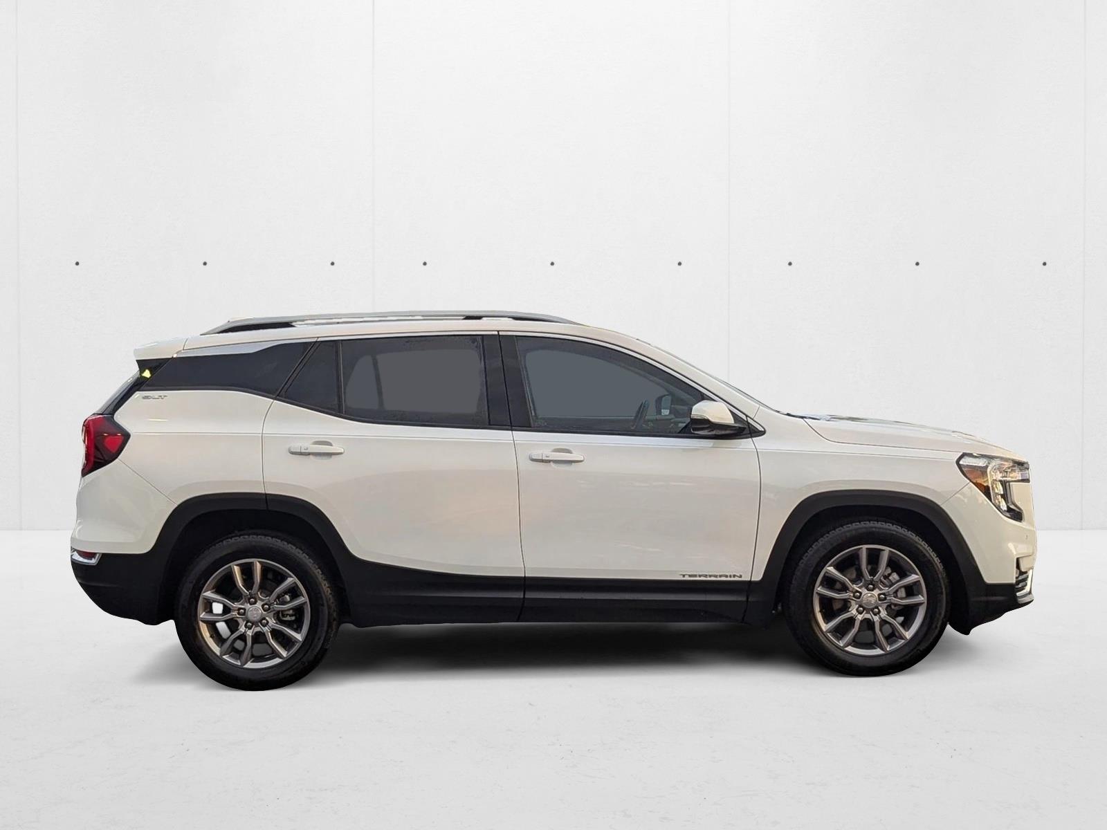 2022 Gmc Terrain SLT photo 2