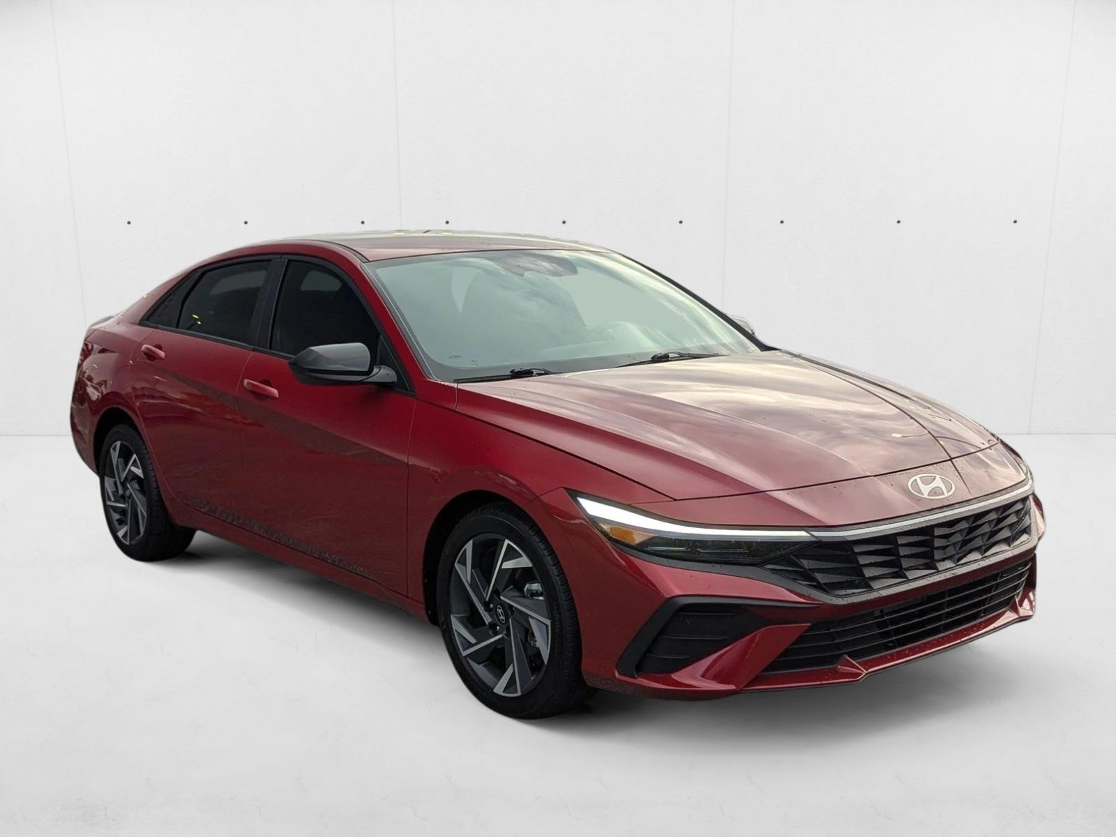 2025 Hyundai Elantra SEL Sport photo 3