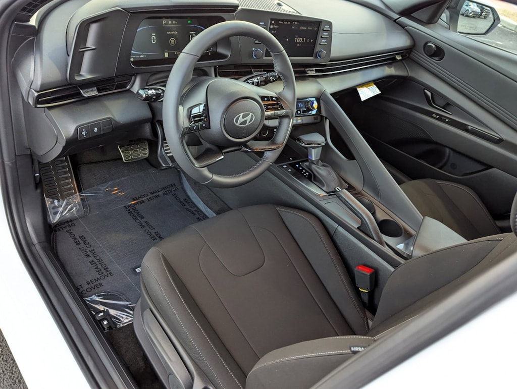 Used 2025 Hyundai Elantra SEL Sport 4dr Car