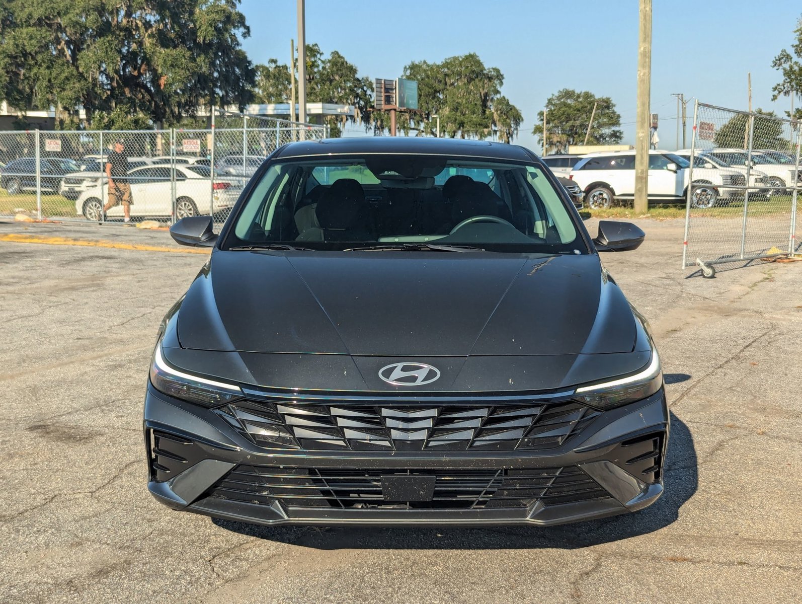 2025 Hyundai Elantra SEL Convenience photo 2