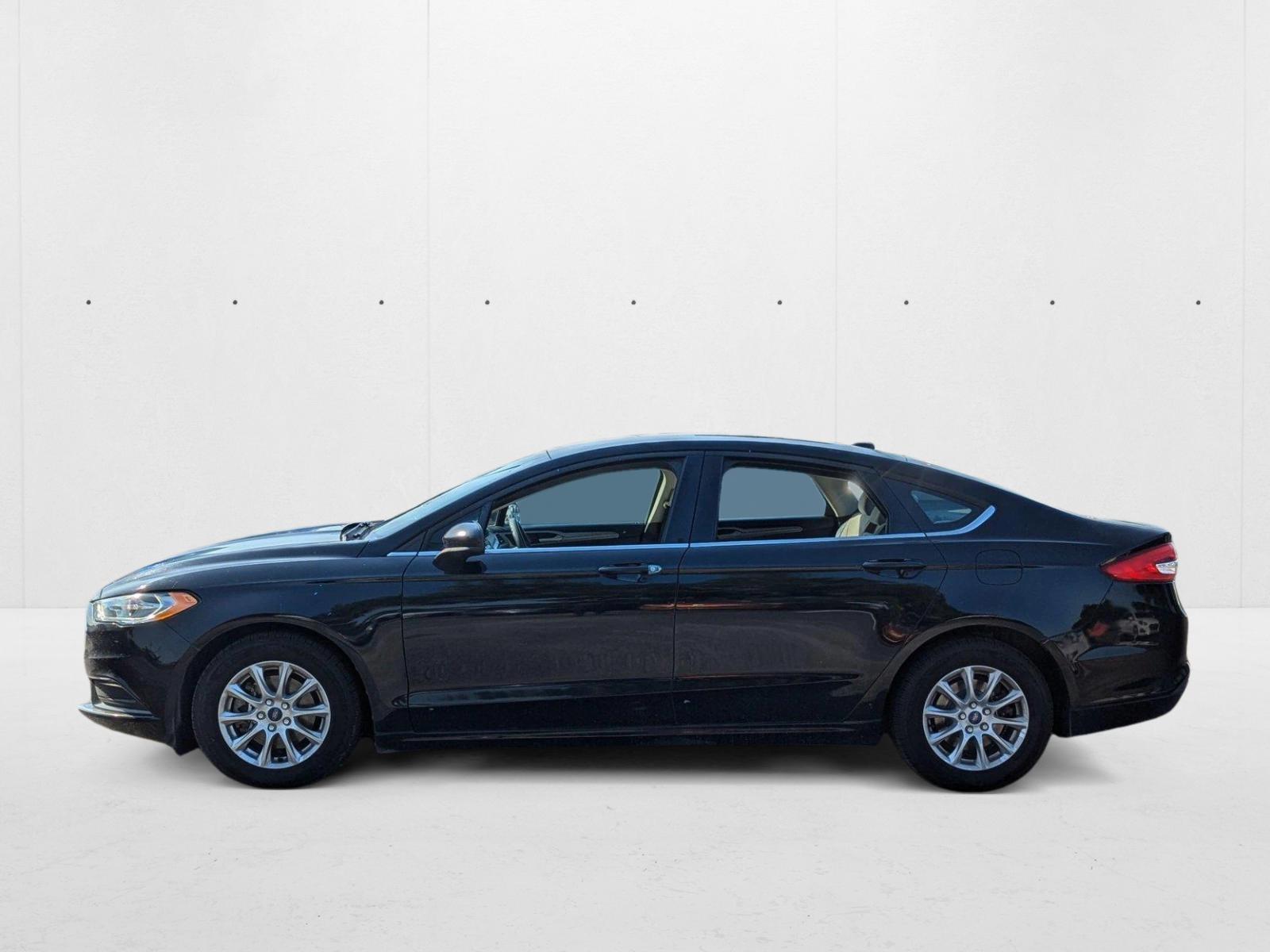 2018 Ford Fusion S photo 3