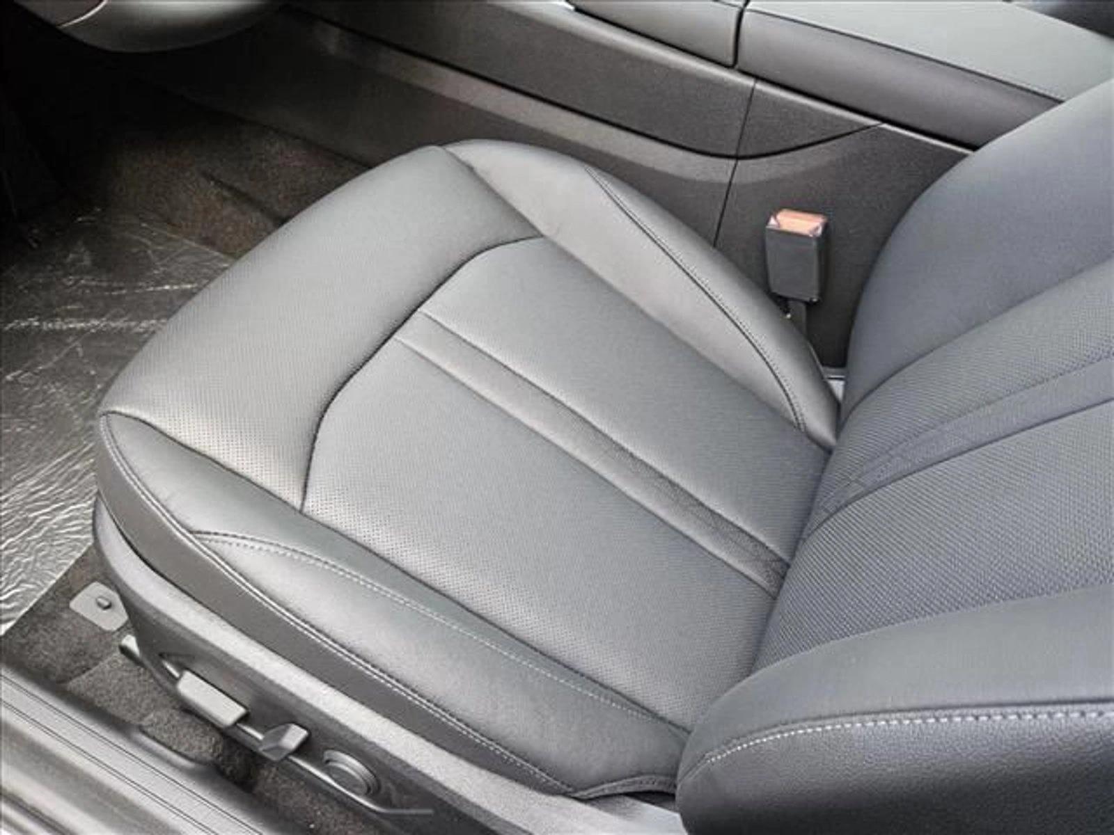 2024 Hyundai Sonata Hybrid Limited photo 4