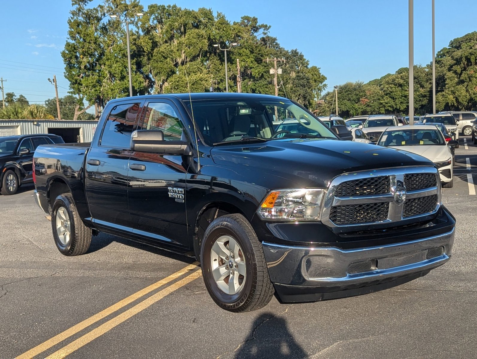 2023 Ram 1500 Classic SLT photo 3