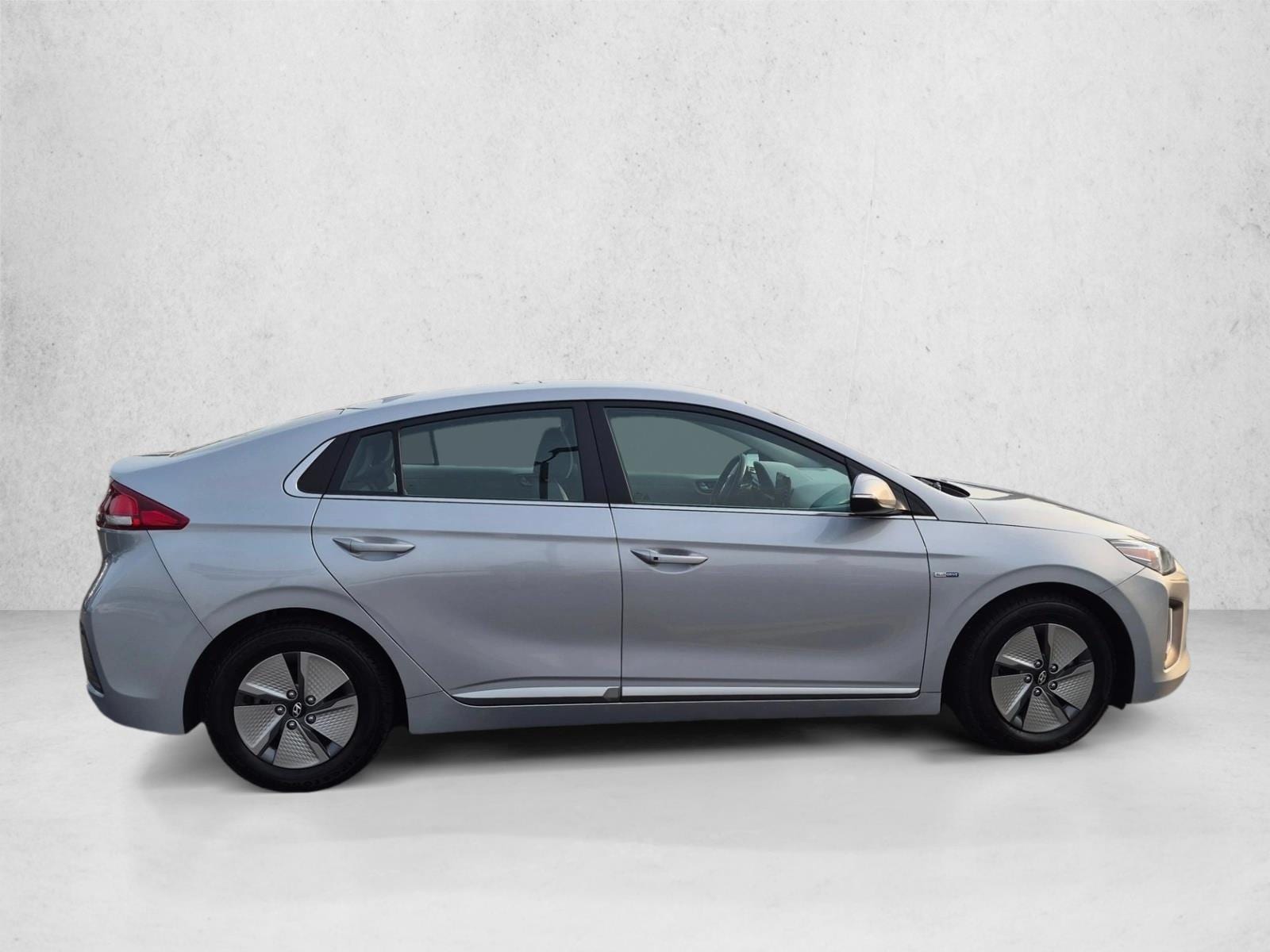 2020 Hyundai IONIQ SE - Photo 4
