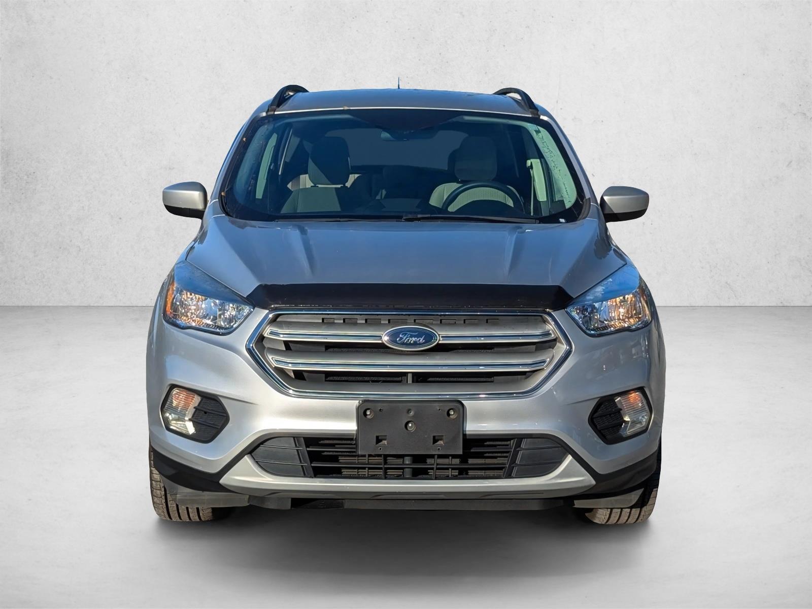 2018 Ford Escape SE Sport photo 2