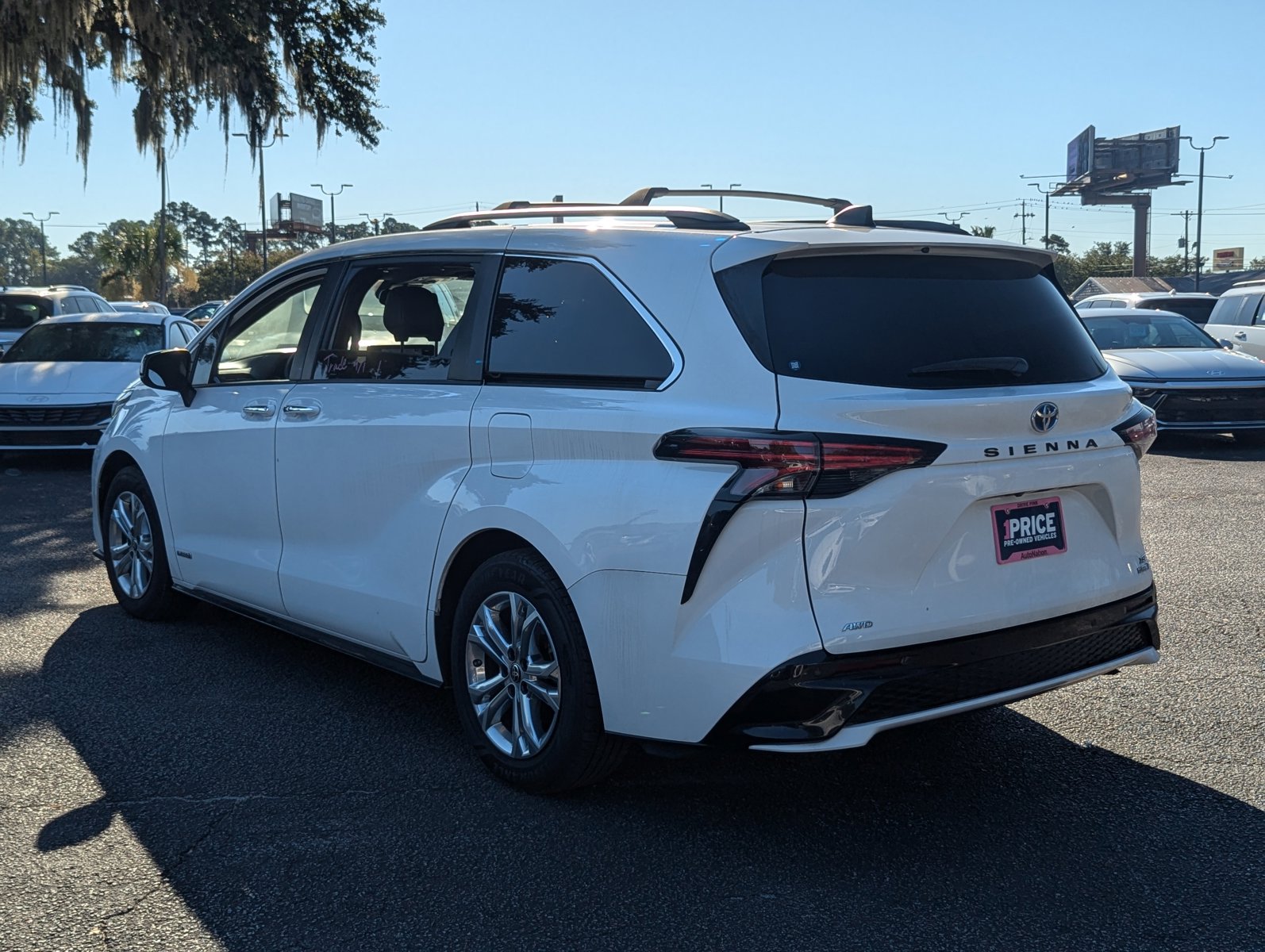 2021 Toyota Sienna XSE photo 4