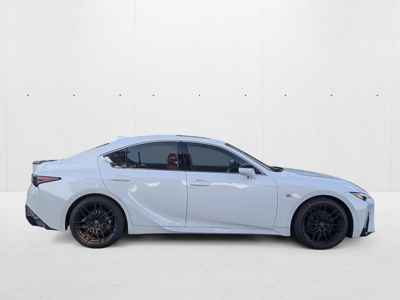 2023 Lexus IS 350 F SPORT photo 4