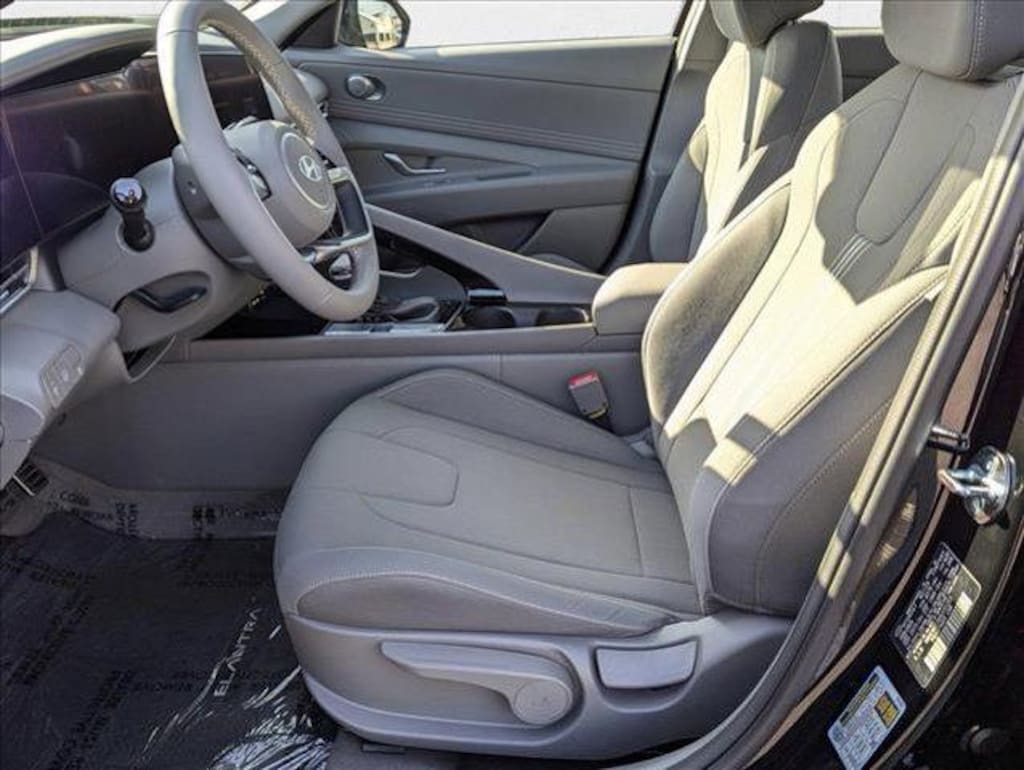 New 2025 Hyundai Elantra Hybrid SEL Sport Sedan