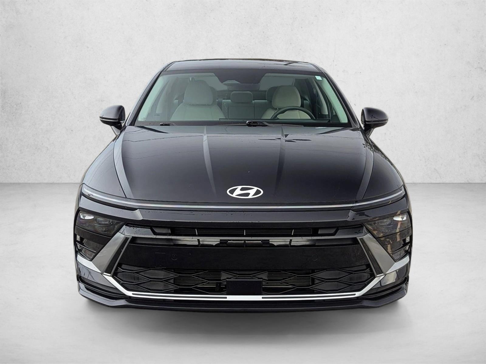 2025 Hyundai Sonata SEL photo 2