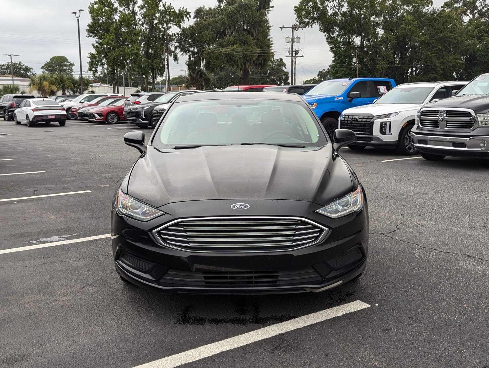 2018 Ford Fusion S photo 2