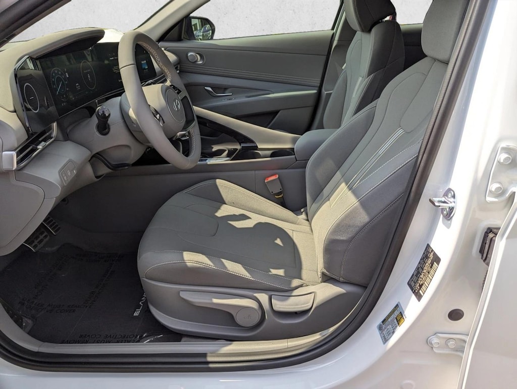 Used 2025 Hyundai Elantra Hybrid SEL Sport 4dr Car