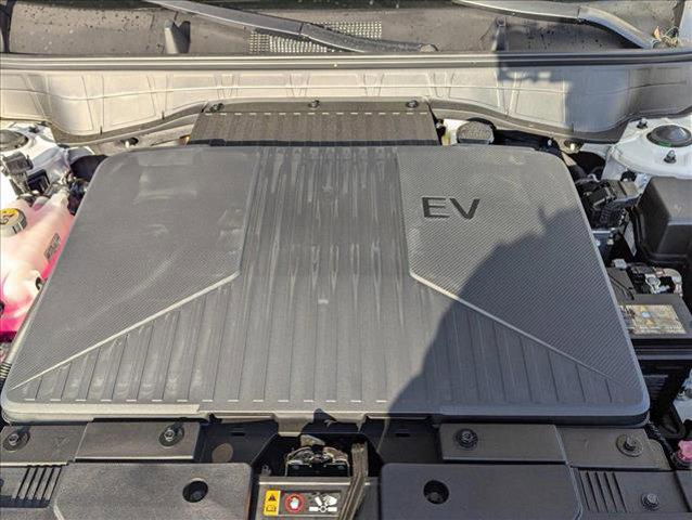 2025 Hyundai Kona EV SEL - Photo 16
