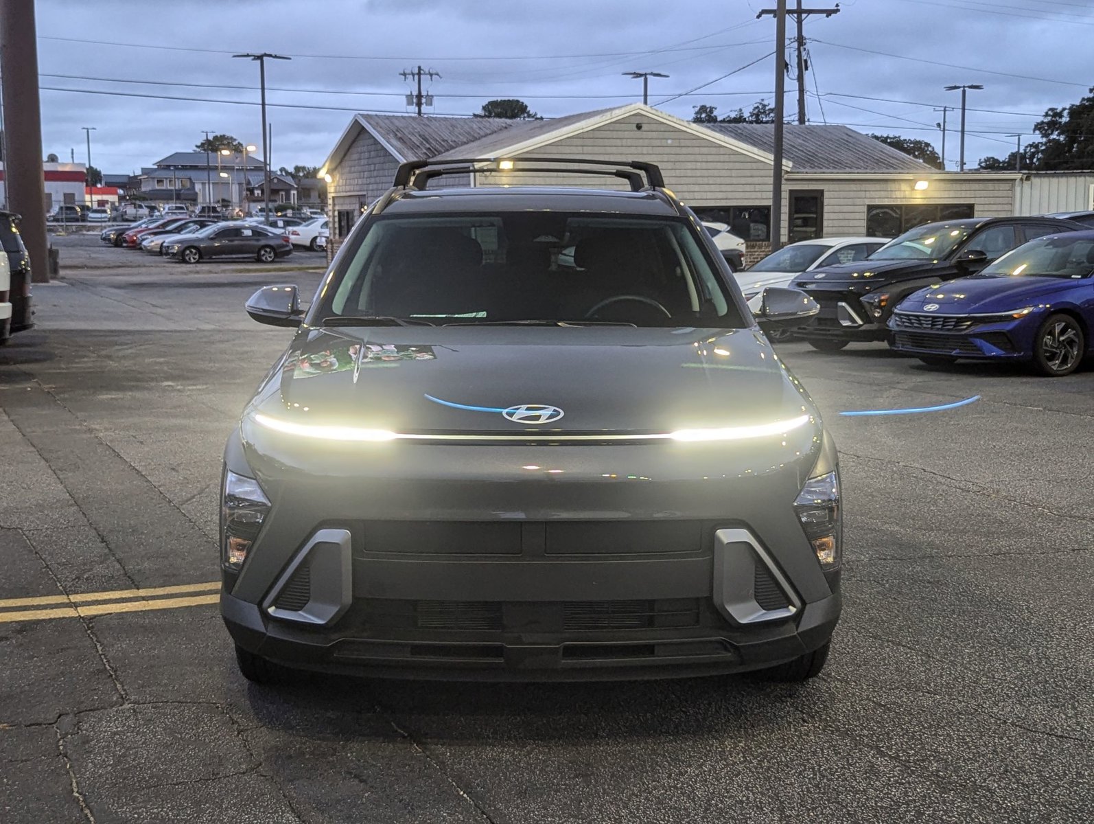 2025 Hyundai Kona SEL photo 2