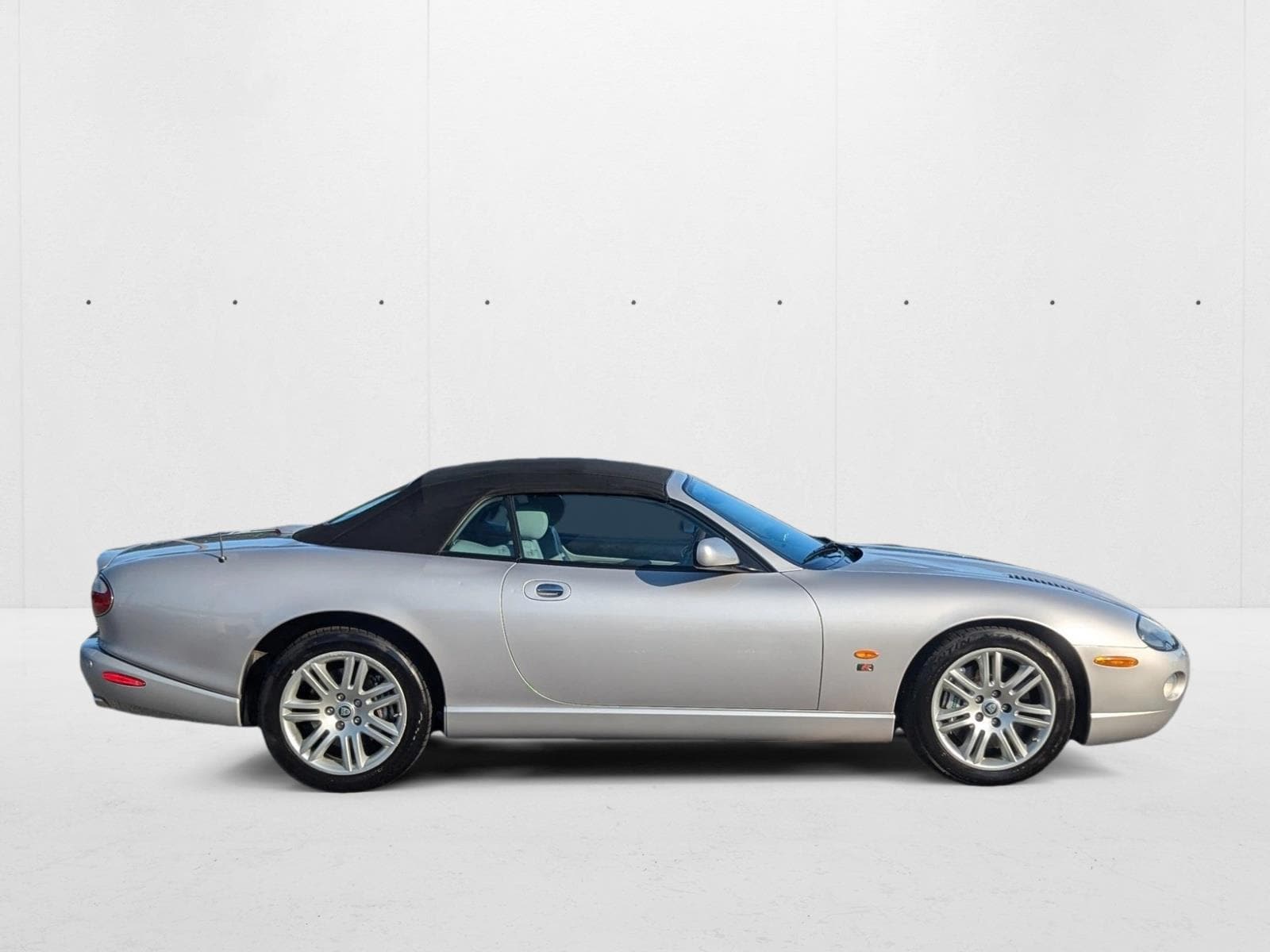 Image of 2005 Jaguar XK8 XKR 2dr Car