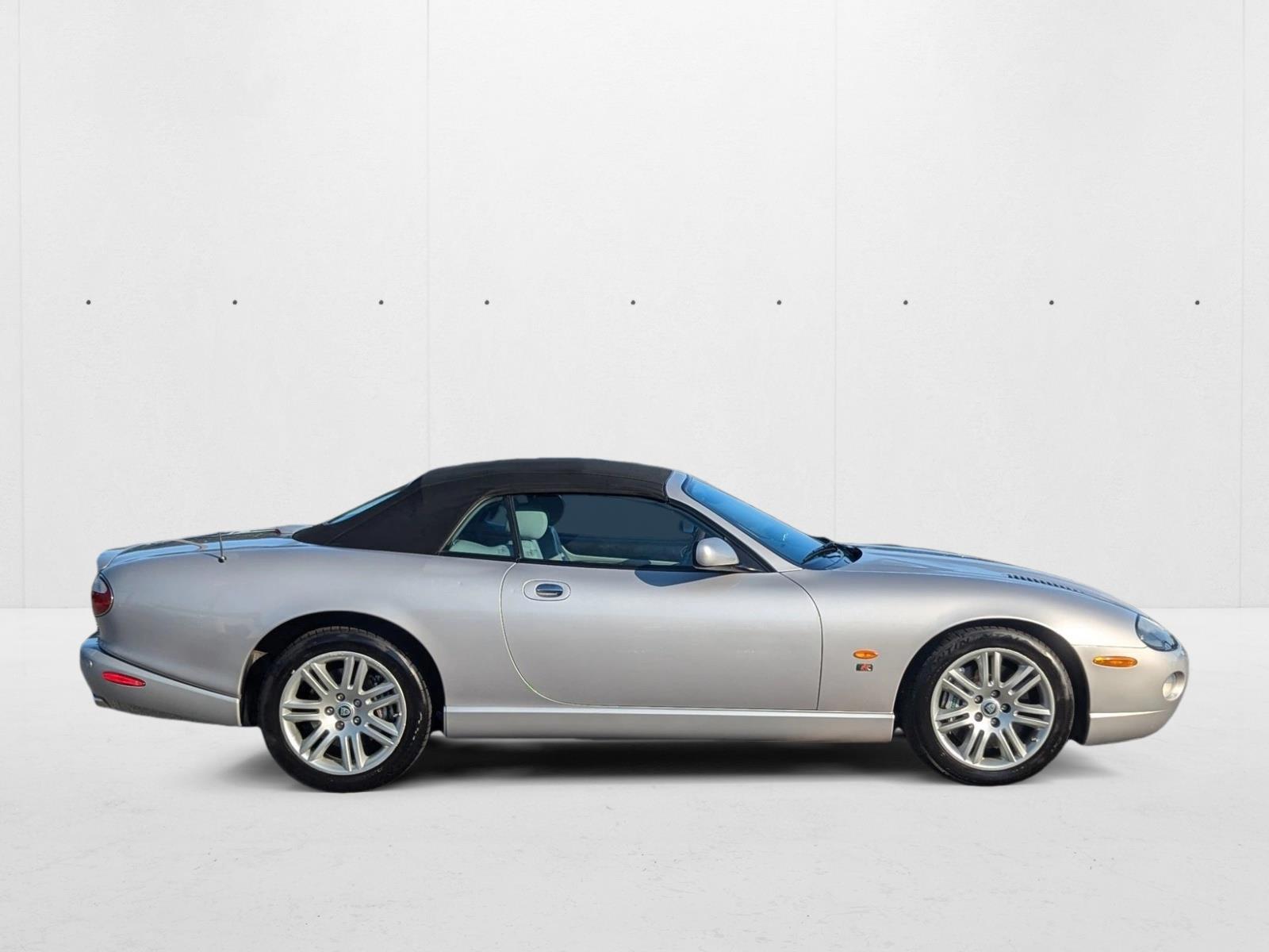 2005 Jaguar XK 8 XKR photo 4