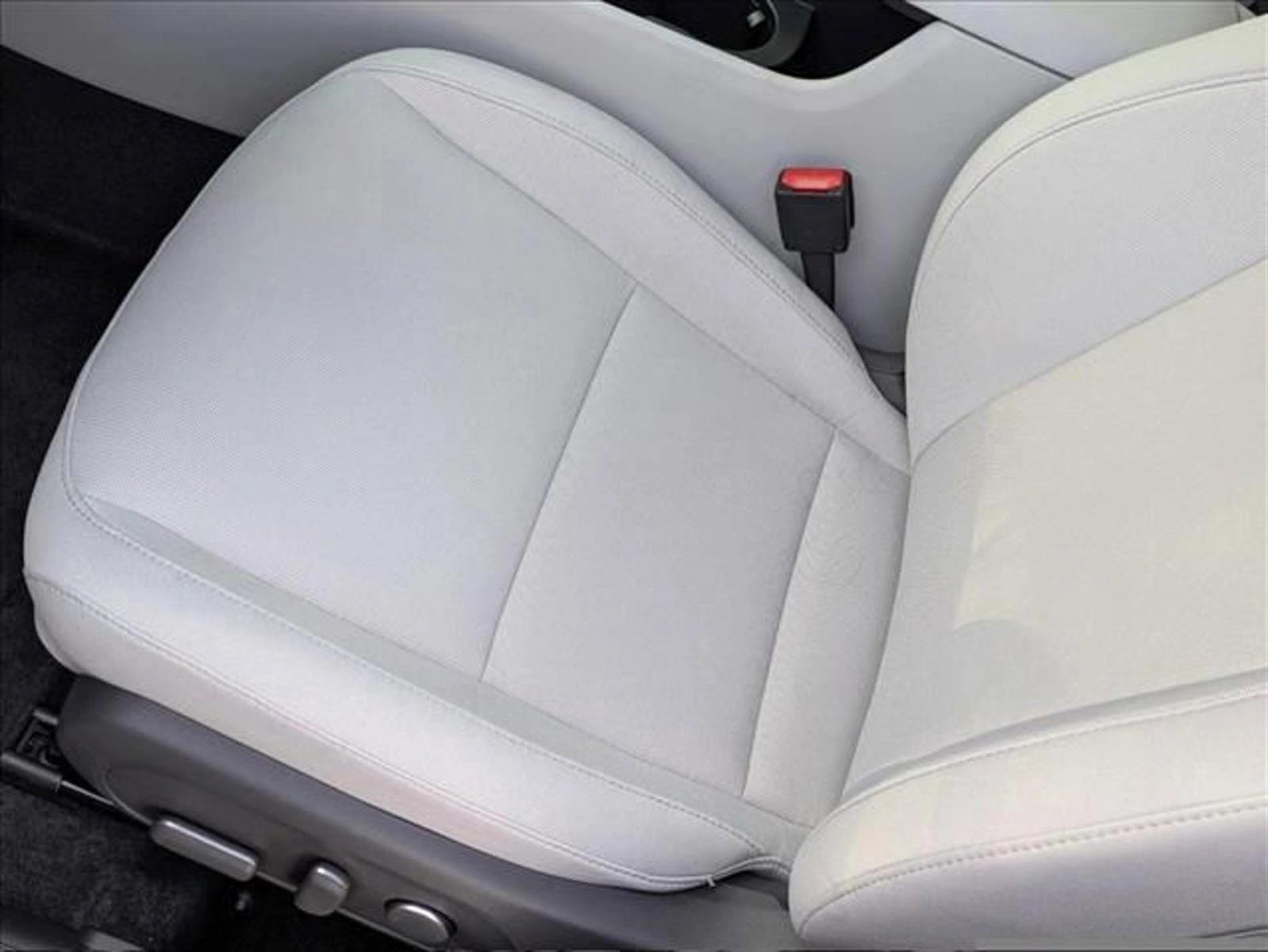 2025 Hyundai Kona SEL photo 3