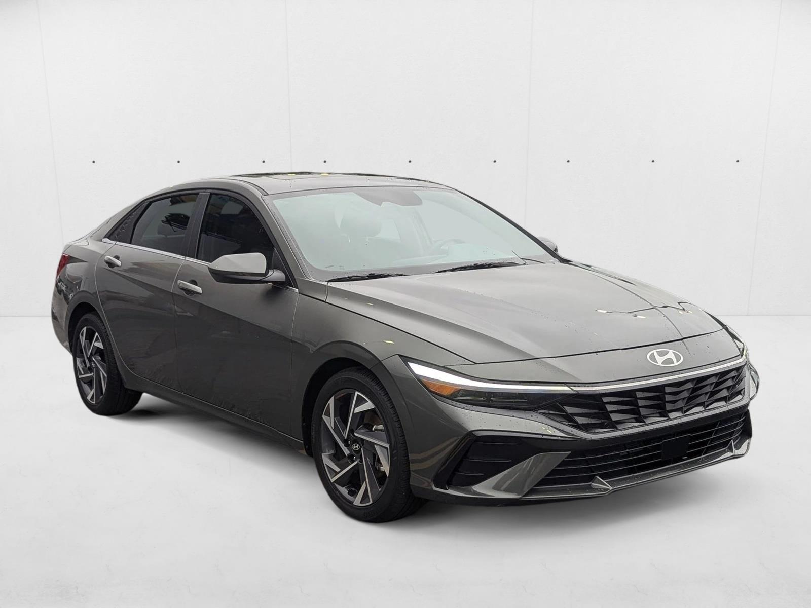 2025 Hyundai Elantra SEL Convenience photo 3
