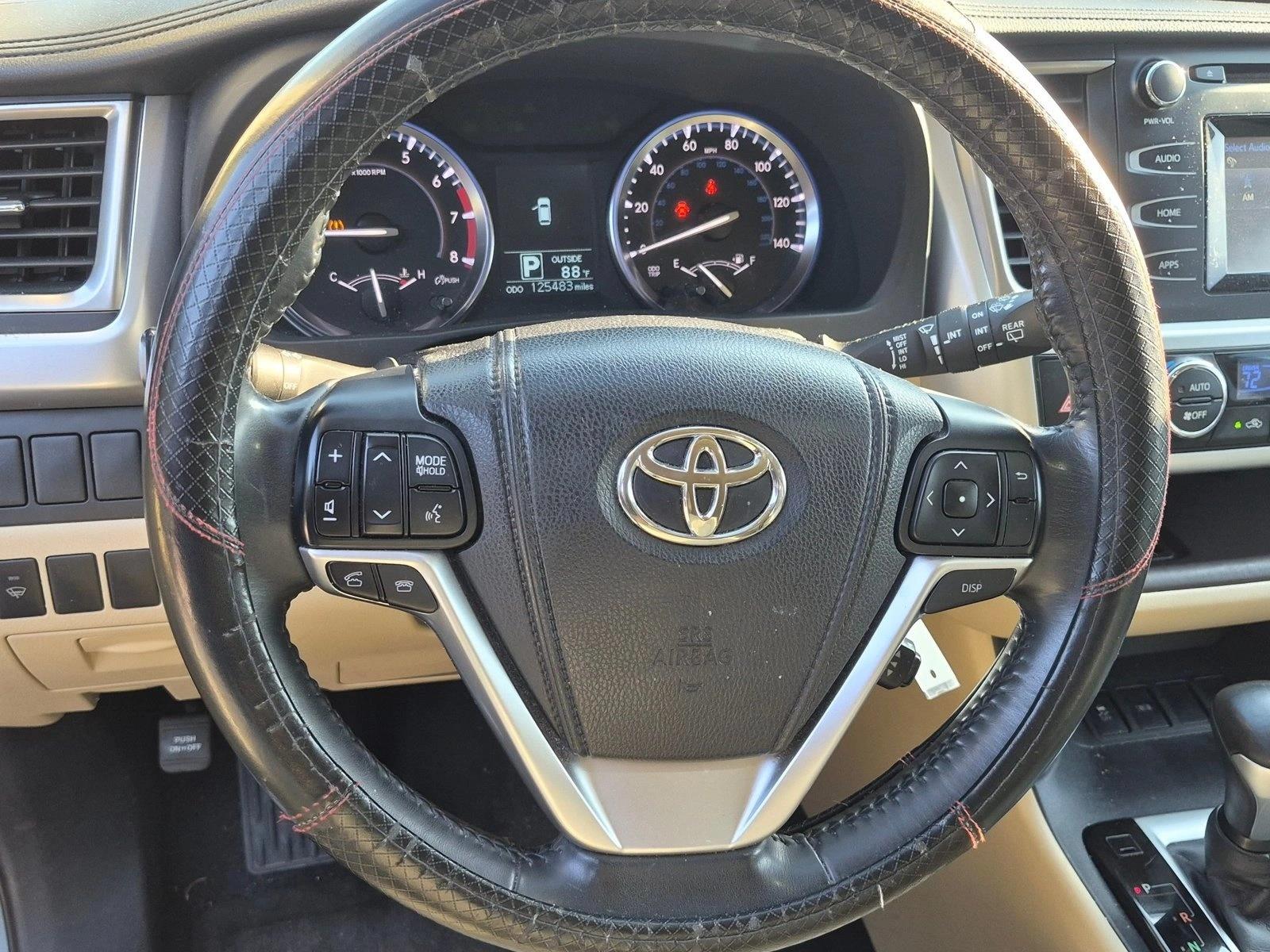 2015 Toyota Highlander LE Plus - Photo 13