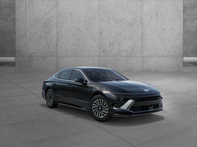 2025 Hyundai Sonata Hybrid SEL photo 2