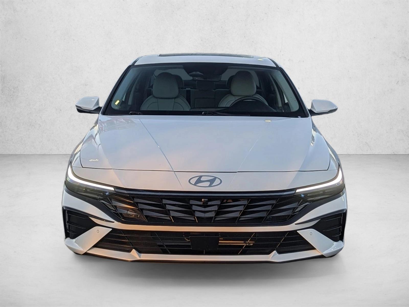 2024 Hyundai Elantra Limited photo 2