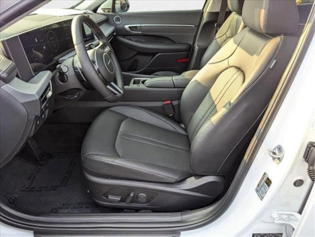 New 2025 Hyundai Sonata Hybrid Limited Sedan