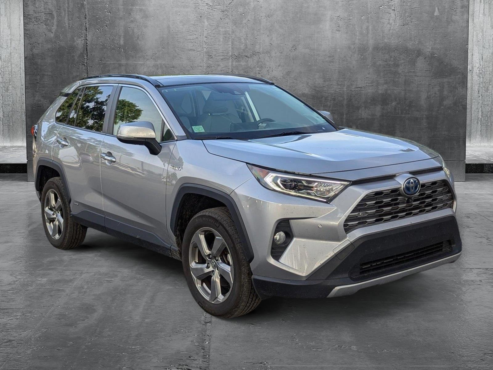 2020 Toyota RAV4 Hybrid Limited photo 3