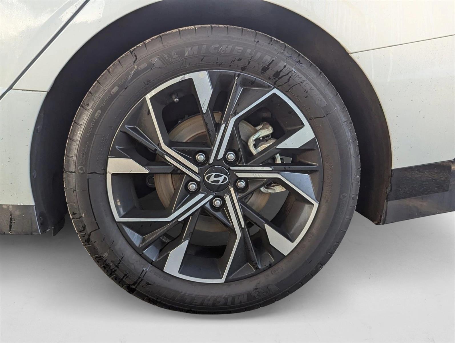 2024 Hyundai Sonata SEL photo 2