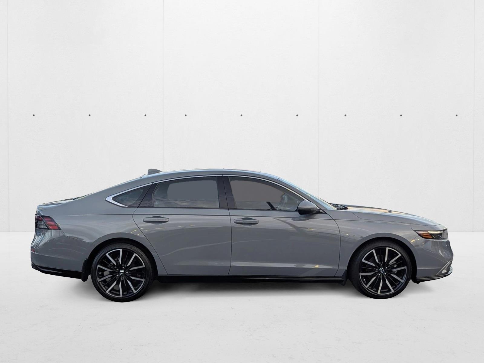 2025 Honda Accord Hybrid Touring photo 4