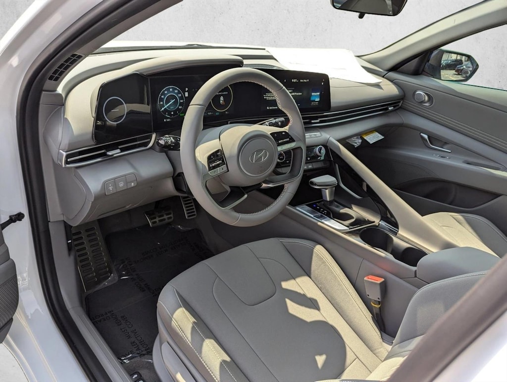 Used 2025 Hyundai Elantra Hybrid SEL Sport 4dr Car