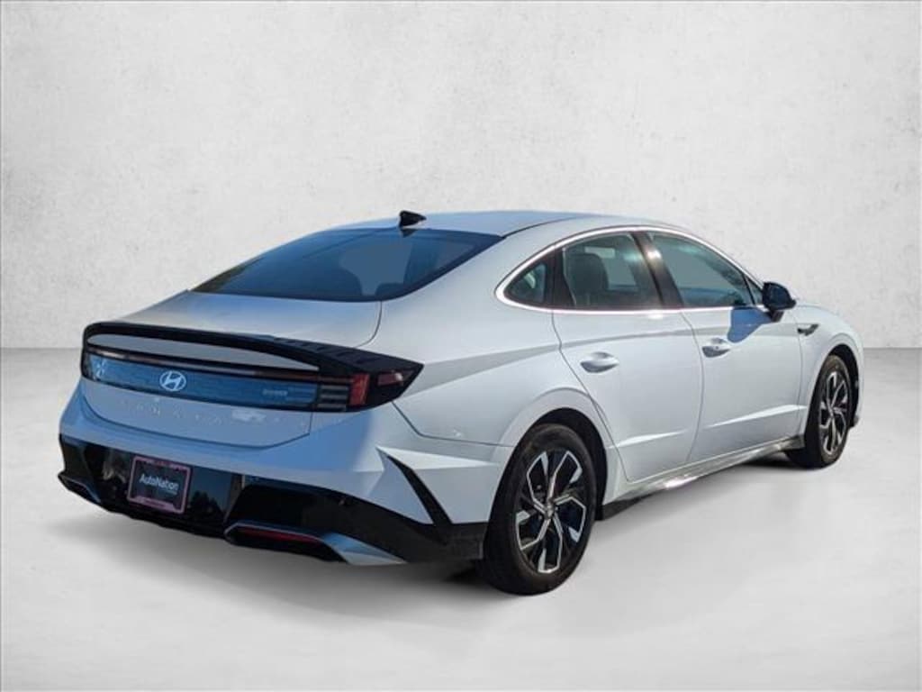 New 2025 Hyundai Sonata SEL Sedan