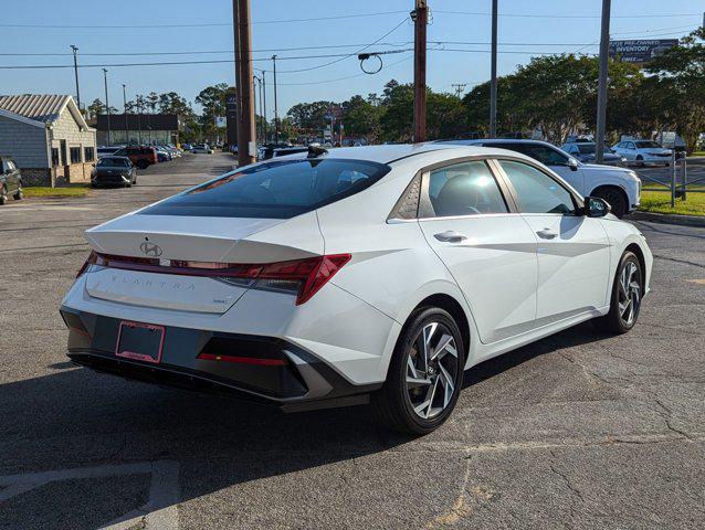 2025 Hyundai Elantra Hybrid Limited photo 2