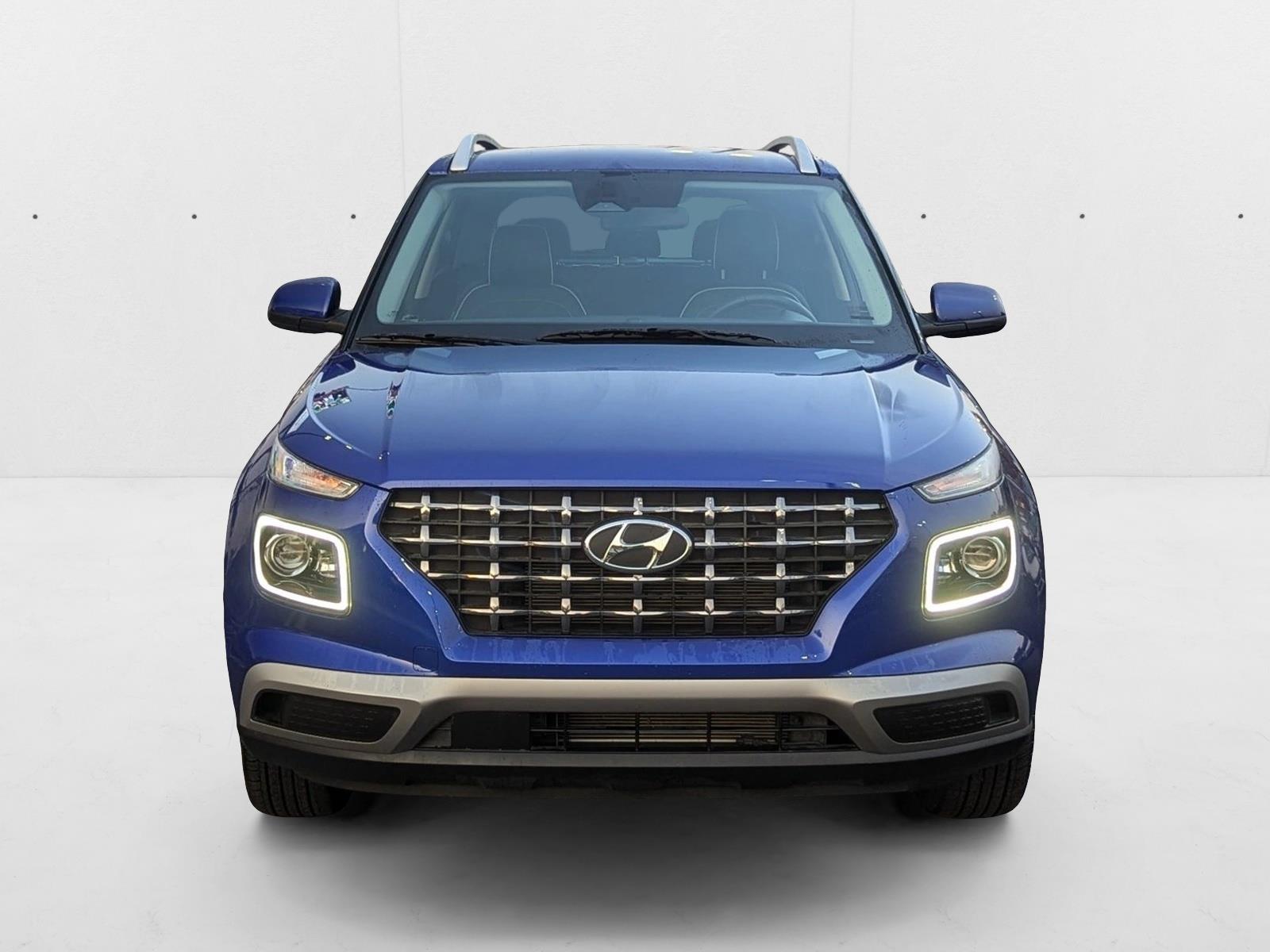 2024 Hyundai Venue Limited photo 2
