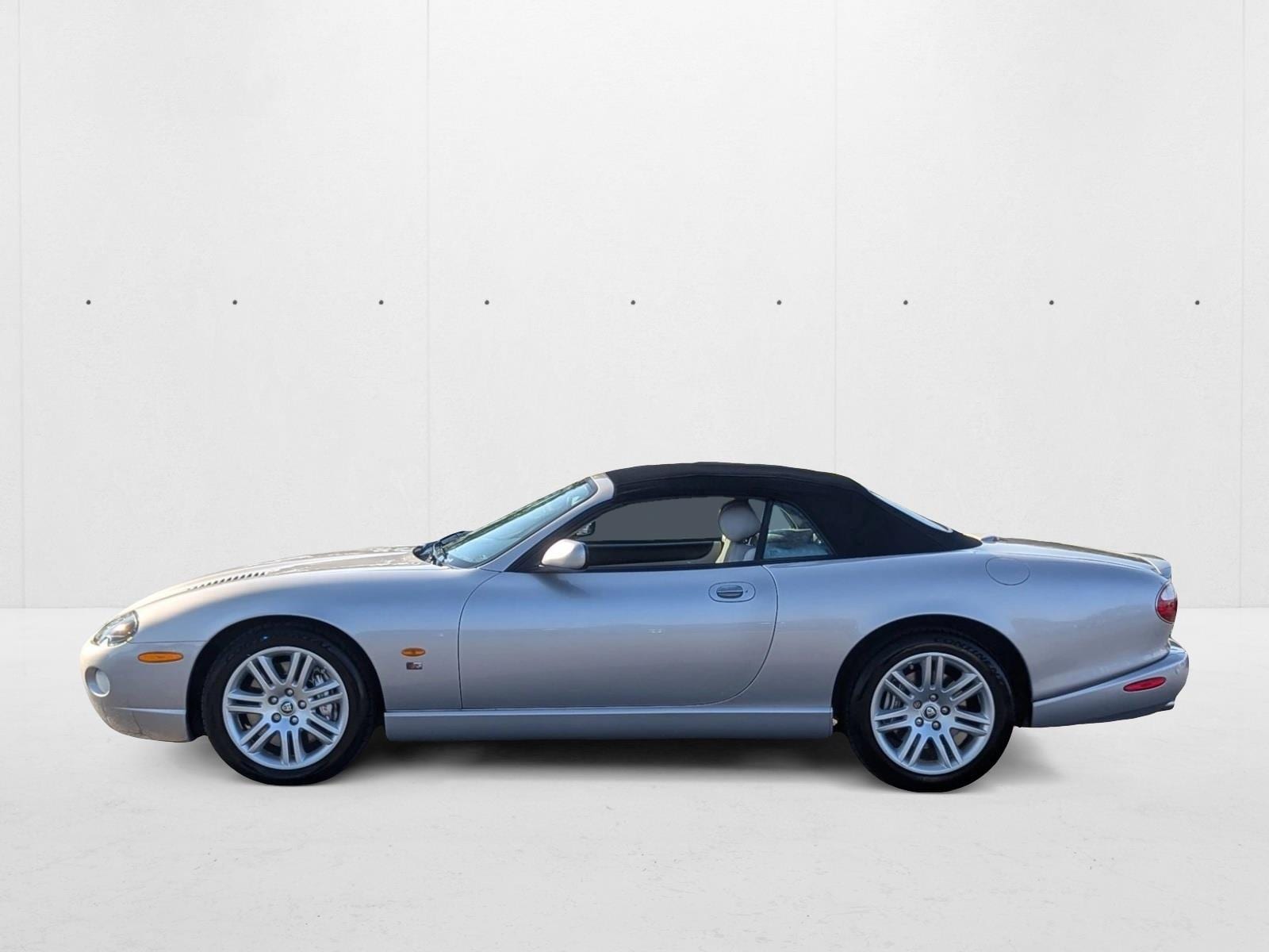 Image of 2005 Jaguar XK8 XKR 2dr Car