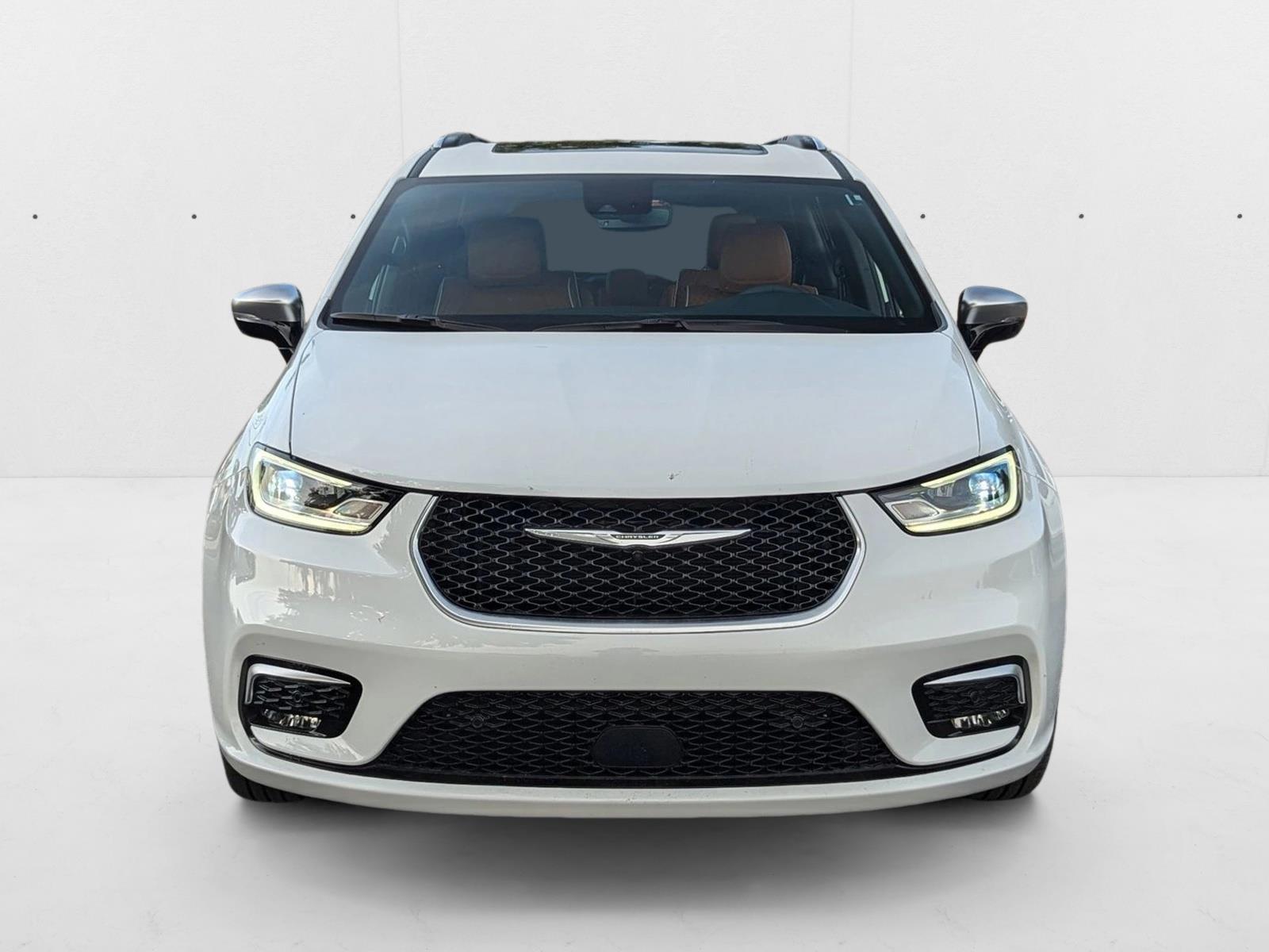 2025 Chrysler Pacifica Pinnacle photo 2