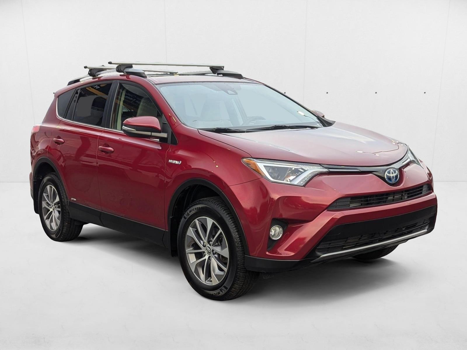 2018 Toyota RAV4 Hybrid XLE photo 3