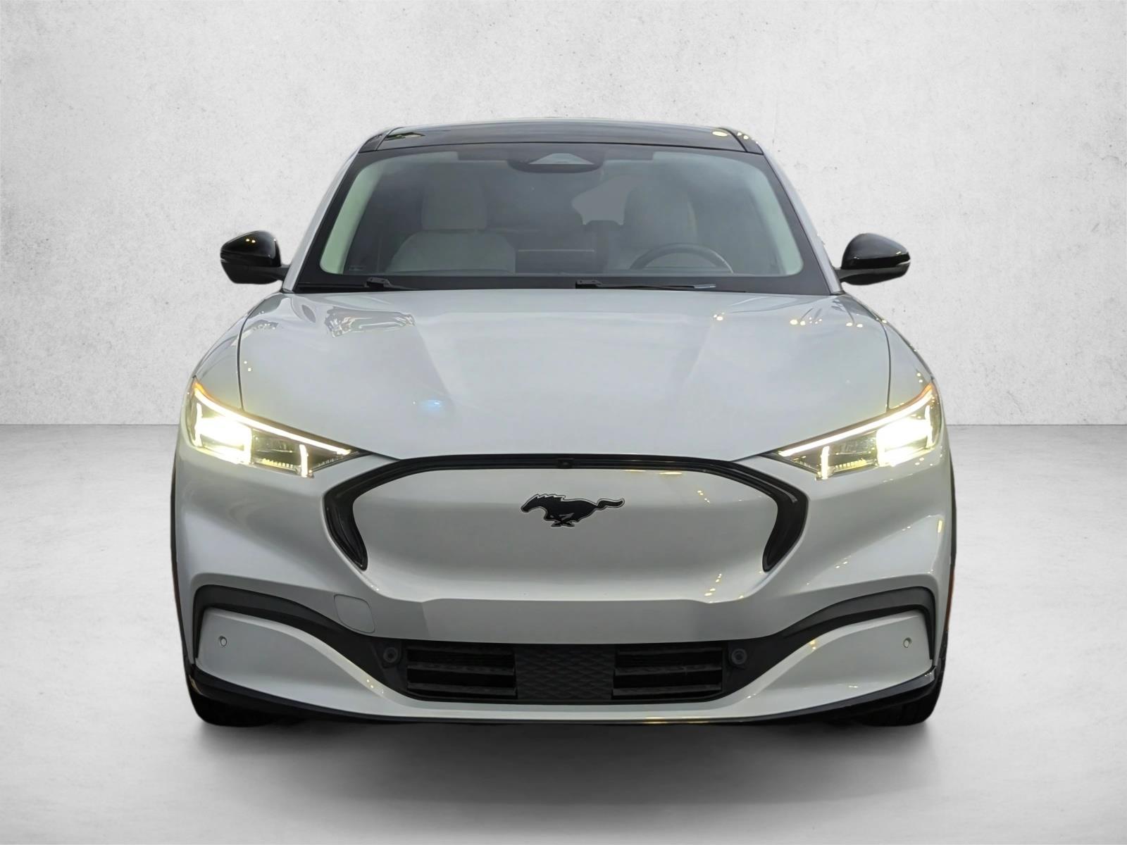 2022 Ford Mustang Mach-E Premium photo 2