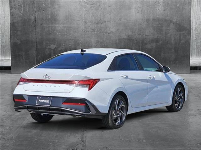 2025 Hyundai Elantra Limited photo 2